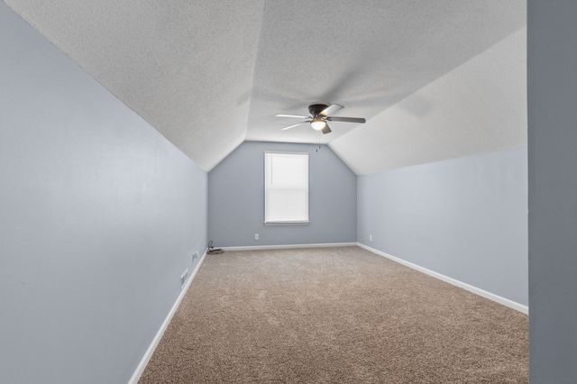 1571 Barrett Dr, Clarksville, TN 37043