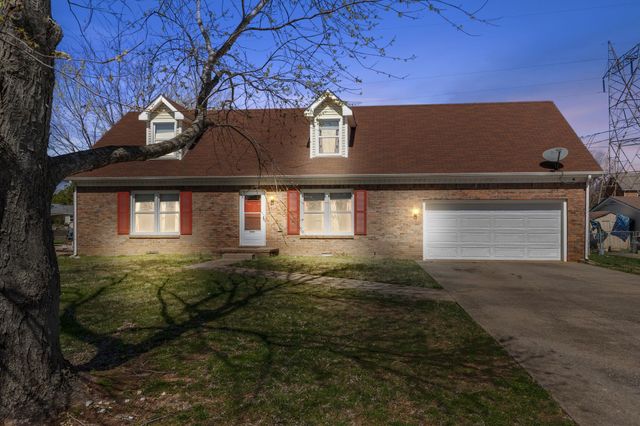 1571 Barrett Dr, Clarksville, TN 37043