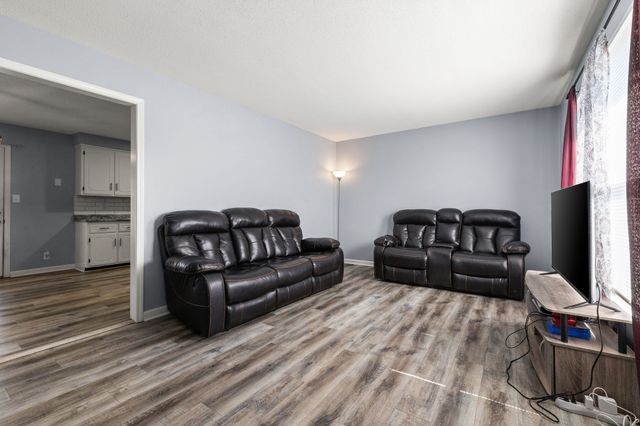 1571 Barrett Dr, Clarksville, TN 37043