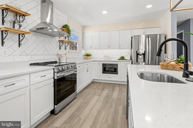 1402 VALLEY CREEK RD, Severn, MD 21144