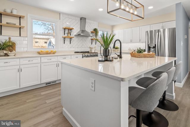 1402 VALLEY CREEK RD, Severn, MD 21144