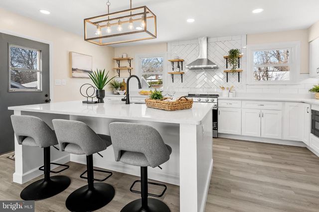 1402 VALLEY CREEK RD, Severn, MD 21144