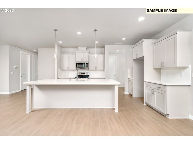 1231 W SPARROW Ave, La Center, WA 98629