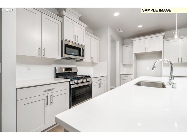 1231 W SPARROW Ave, La Center, WA 98629