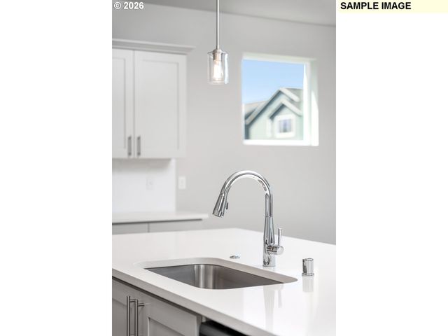 1231 W SPARROW Ave, La Center, WA 98629