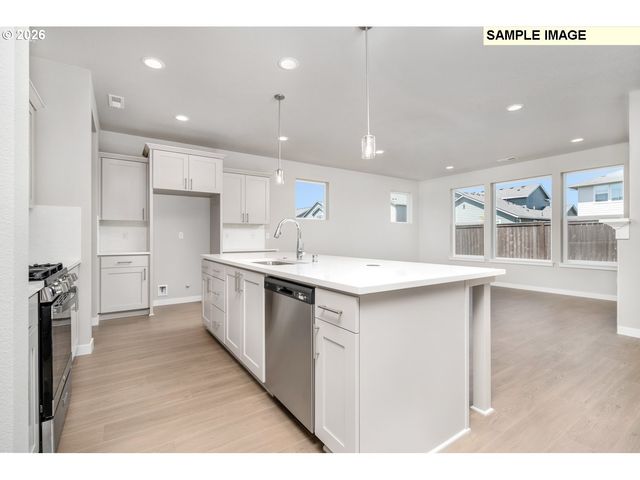 1231 W SPARROW Ave, La Center, WA 98629