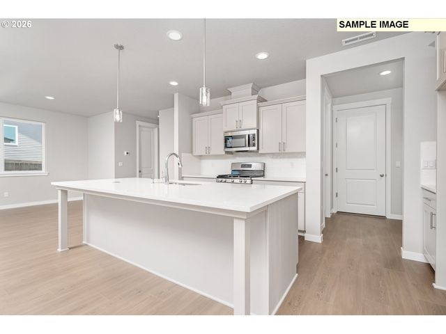 1231 W SPARROW Ave, La Center, WA 98629