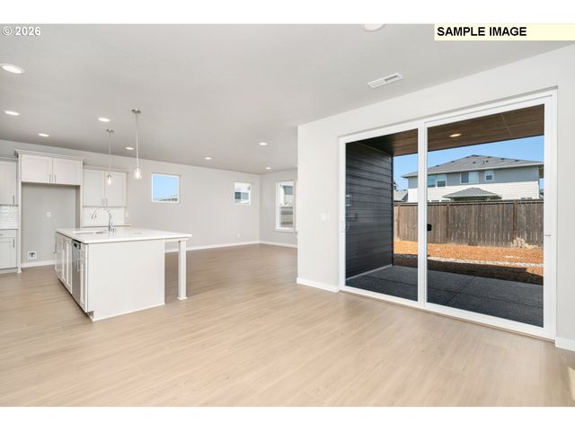 1231 W SPARROW Ave, La Center, WA 98629