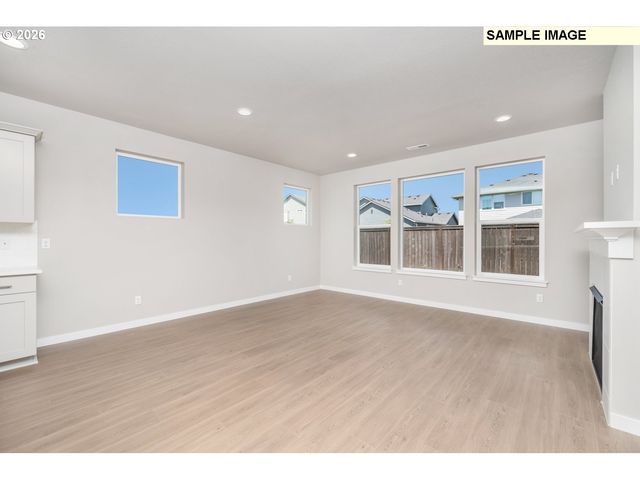 1231 W SPARROW Ave, La Center, WA 98629