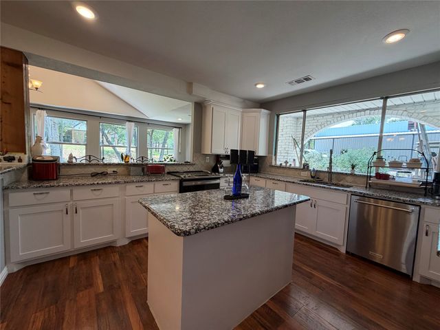 7024 Red Bud Lane, Fort Worth, TX 76135