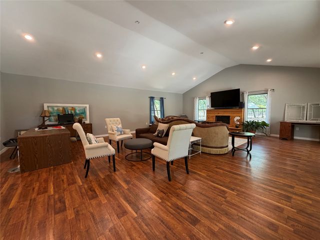 7024 Red Bud Lane, Fort Worth, TX 76135