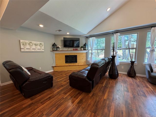 7024 Red Bud Lane, Fort Worth, TX 76135