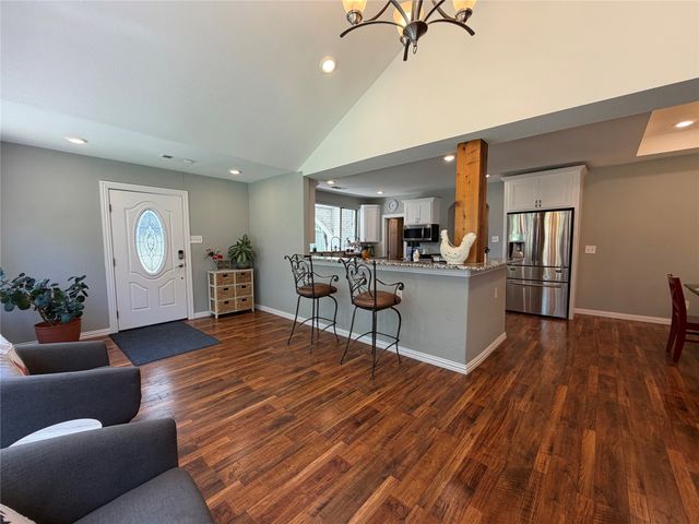 7024 Red Bud Lane, Fort Worth, TX 76135