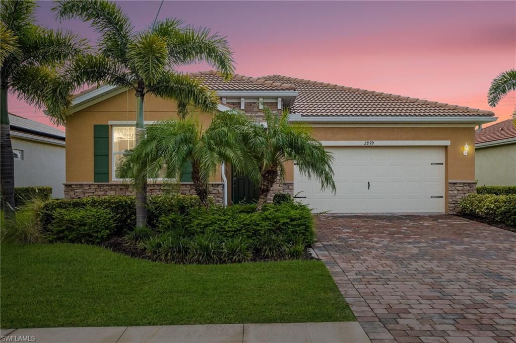 2899 Sunset Pointe CIR, Cape Coral, FL 33914