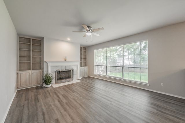 1803 Haydenbend Circle, Grapevine, TX 76051