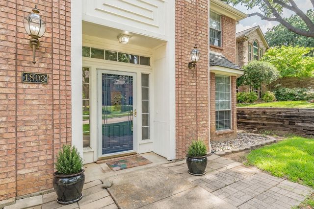 1803 Haydenbend Circle, Grapevine, TX 76051