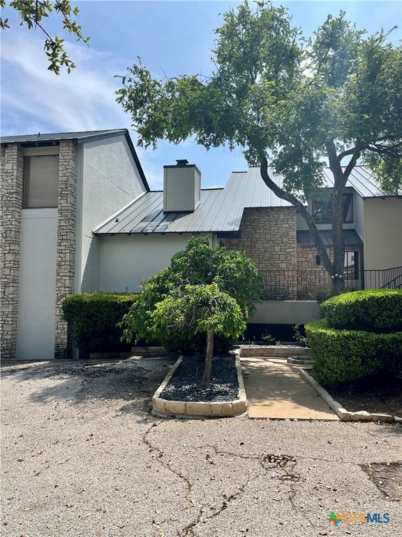 103 Island Drive 8, Horseshoe Bay, TX 78657