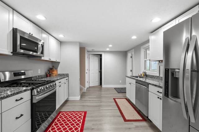 2496 W B Avenue, Plainwell, MI 49080