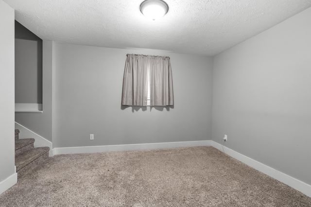 2496 W B Avenue, Plainwell, MI 49080