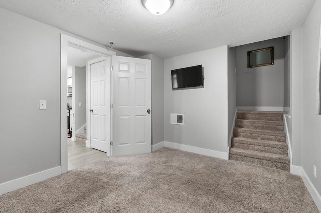 2496 W B Avenue, Plainwell, MI 49080