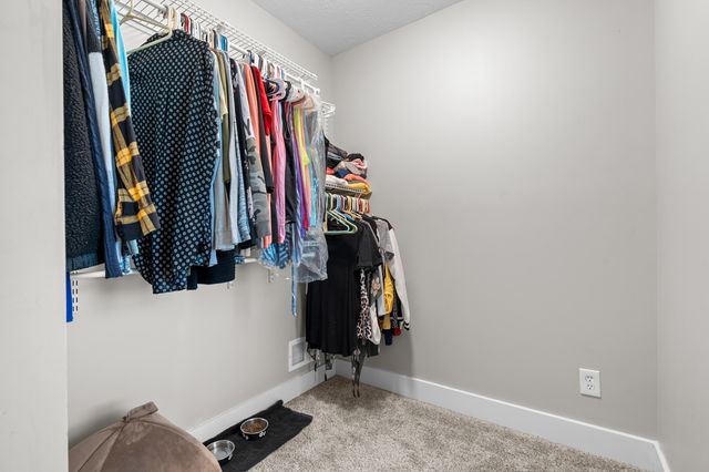 2496 W B Avenue, Plainwell, MI 49080