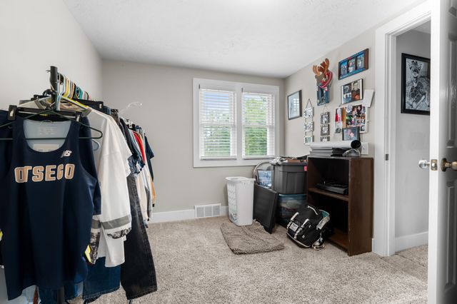 2496 W B Avenue, Plainwell, MI 49080