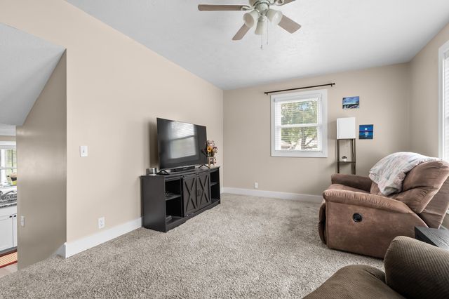 2496 W B Avenue, Plainwell, MI 49080