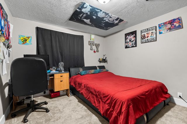 2496 W B Avenue, Plainwell, MI 49080