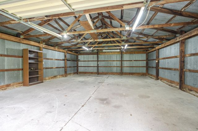 2496 W B Avenue, Plainwell, MI 49080