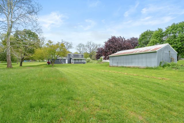 2496 W B Avenue, Plainwell, MI 49080