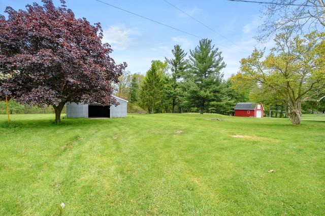 2496 W B Avenue, Plainwell, MI 49080