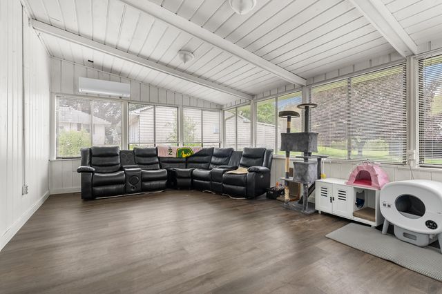 2496 W B Avenue, Plainwell, MI 49080