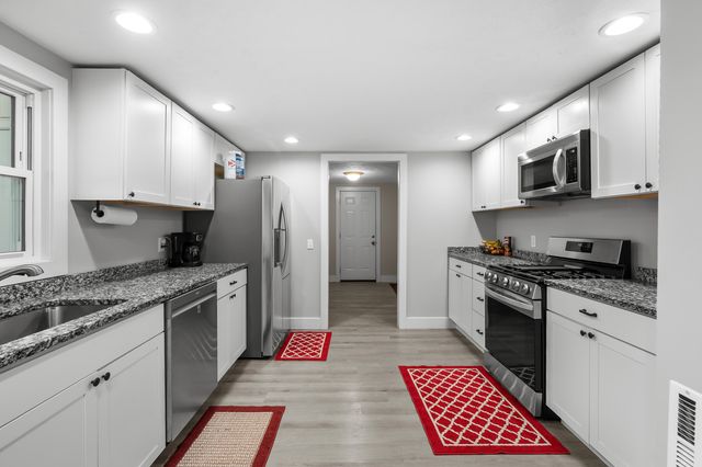 2496 W B Avenue, Plainwell, MI 49080