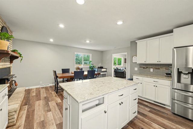 543 Crestwood Rd, Salina, KS 67401