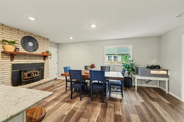 543 Crestwood Rd, Salina, KS 67401