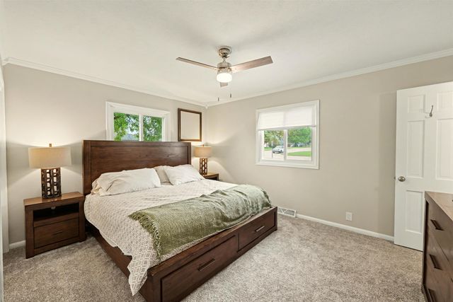 543 Crestwood Rd, Salina, KS 67401