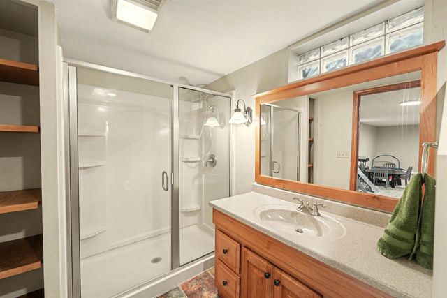 543 Crestwood Rd, Salina, KS 67401