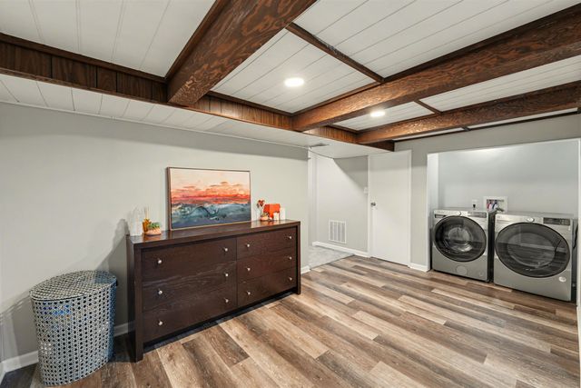 543 Crestwood Rd, Salina, KS 67401