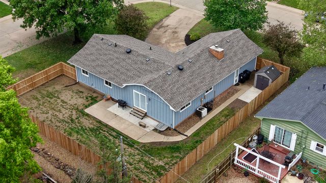 543 Crestwood Rd, Salina, KS 67401