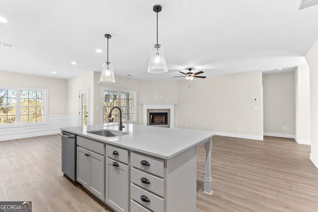 310 Air View Drive, Warner Robins, GA 31093