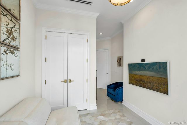 3000 Royal Court 3306 PH, North Hills, NY 11040