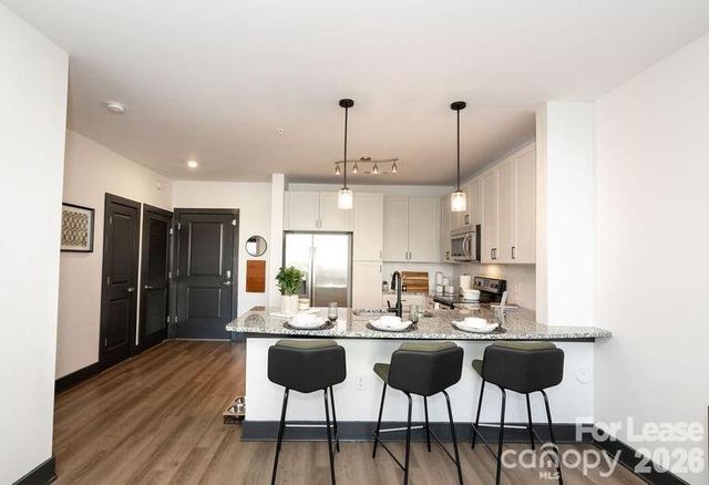 425 W Trade Street 2DR, Charlotte, NC 28203