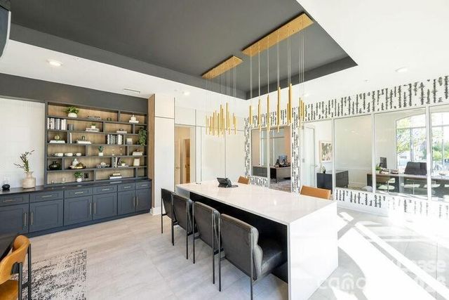 425 W Trade Street 2DR, Charlotte, NC 28203