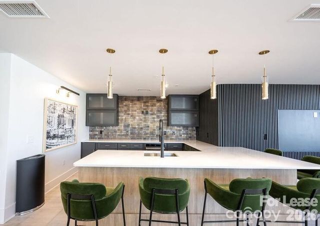 425 W Trade Street 2DR, Charlotte, NC 28203