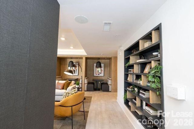 425 W Trade Street 2DR, Charlotte, NC 28203