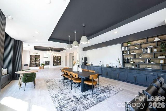 425 W Trade Street 2DR, Charlotte, NC 28203