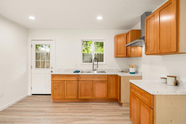 5640 33rd Ave, Sacramento, CA 95824