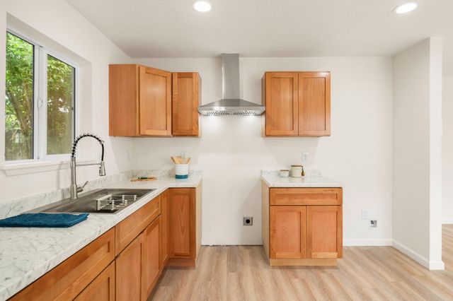 5640 33rd Ave, Sacramento, CA 95824