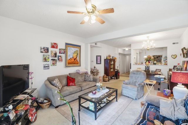 101 Logsby Place, Milford, OH 45150