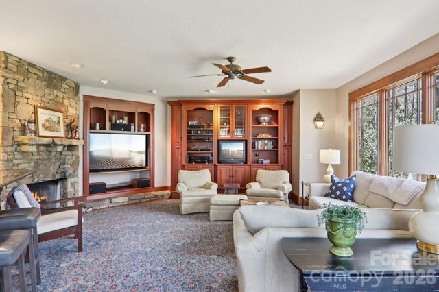 46 Mills Creek Drive, Lake Toxaway, NC 28747